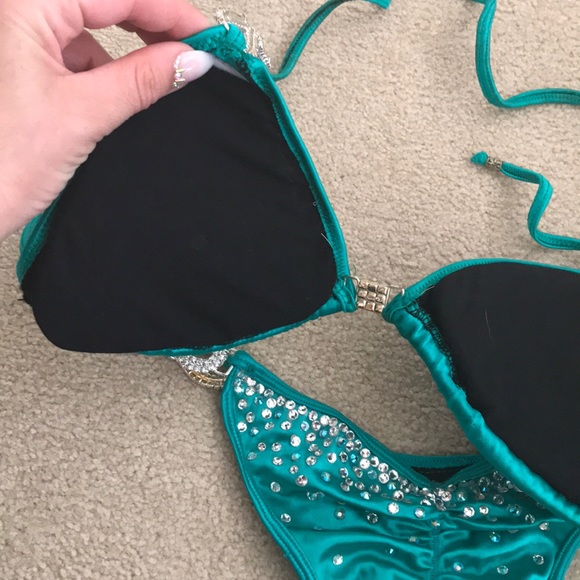 Sparkling scrunch bum swim suit - Picture 4 of 9